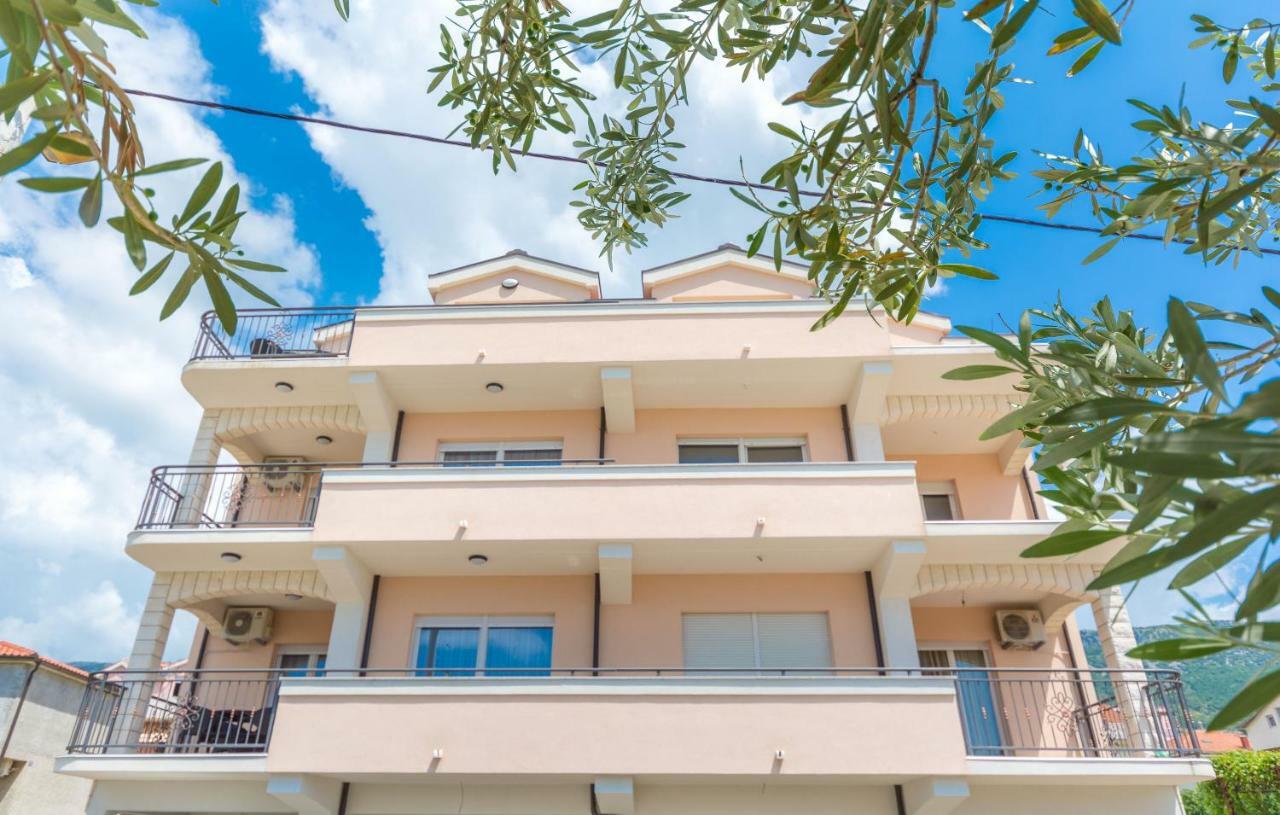 Villa Apartments Kordic Kastela Ngoại thất bức ảnh