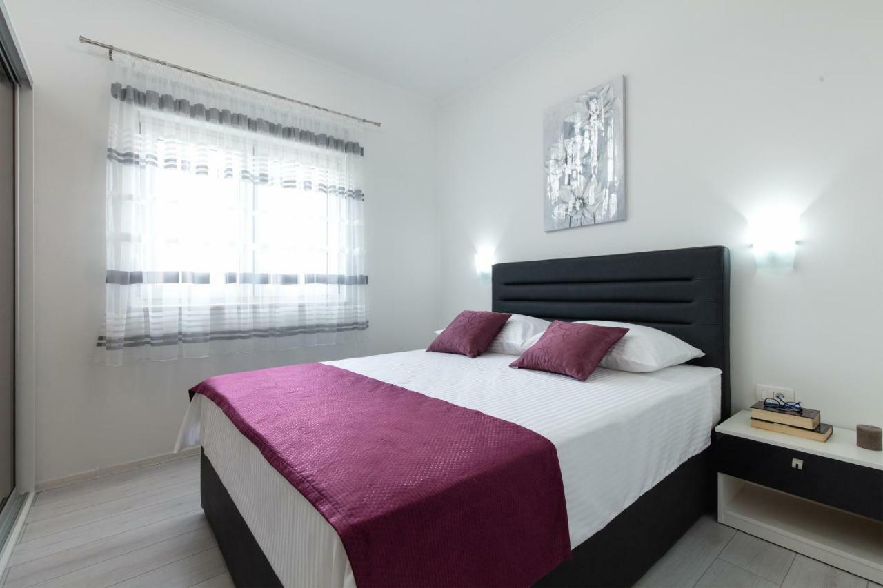 Villa Apartments Kordic Kastela Ngoại thất bức ảnh