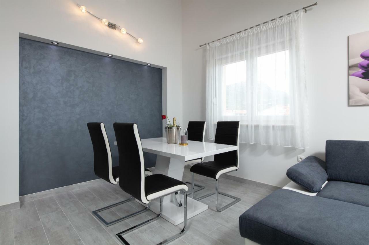 Villa Apartments Kordic Kastela Ngoại thất bức ảnh