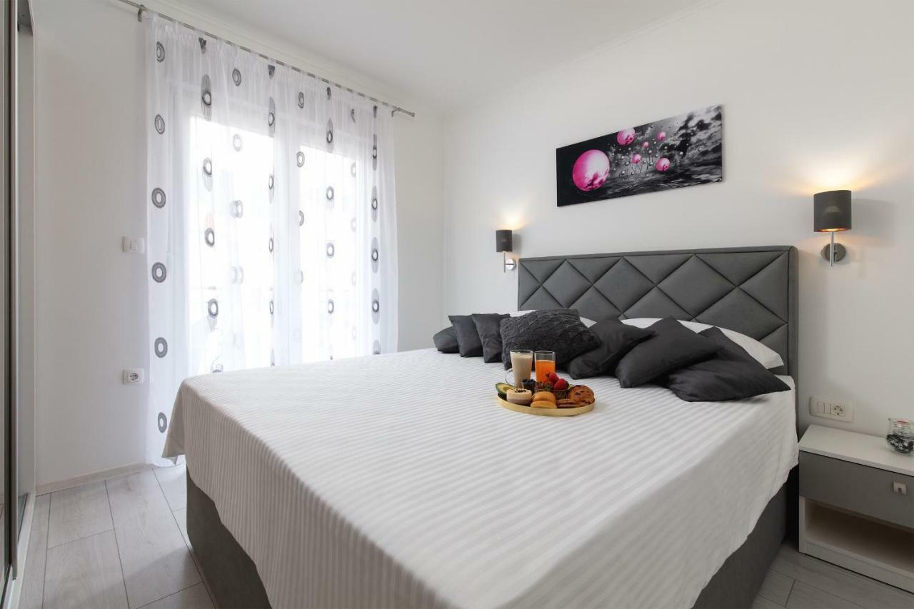 Villa Apartments Kordic Kastela Ngoại thất bức ảnh