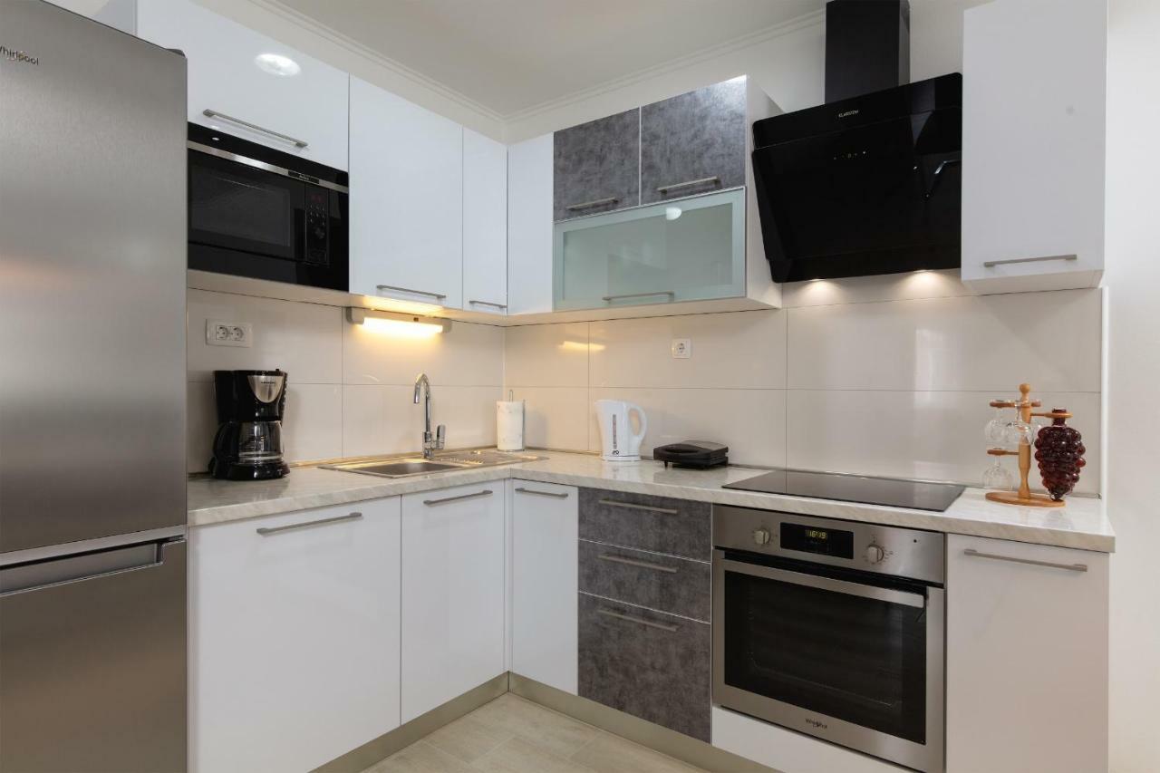 Villa Apartments Kordic Kastela Ngoại thất bức ảnh