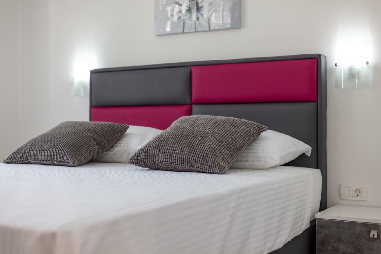 Villa Apartments Kordic Kastela Ngoại thất bức ảnh