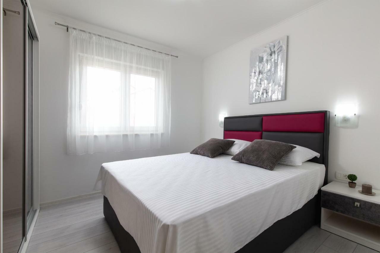 Villa Apartments Kordic Kastela Ngoại thất bức ảnh