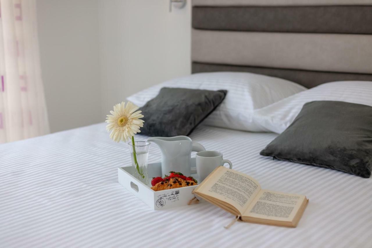 Villa Apartments Kordic Kastela Ngoại thất bức ảnh